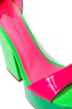 AZALEA WANG BUTTERSCOTCH COLOR BLOCKED SANDAL IN GREEN -Oofos shop azalea wang butterscotch color blocked sandal in green green 5 5