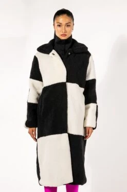 AZALEA WANG CHECK IT LONG TEDDY TRENCH -Oofos shop azalea wang check it long teddy trench black white 4 4