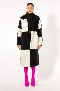 AZALEA WANG CHECK IT LONG TEDDY TRENCH -Oofos shop azalea wang check it long teddy trench black white 9 9