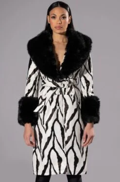 TRES ZEBRA FAUX FUR COAT -Oofos shop tres zebra faux fur coat black white 4 4 c1